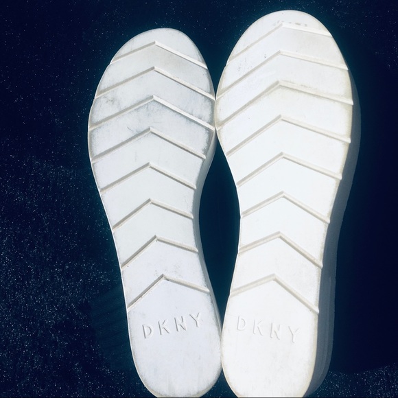 DKNY size 7 Women’s Booties Black/White - Picture 6 of 6